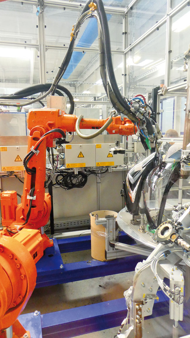 Priemyselné, kartézske aj kolaboratívne – roboty sa v zkw nenudia - obr4